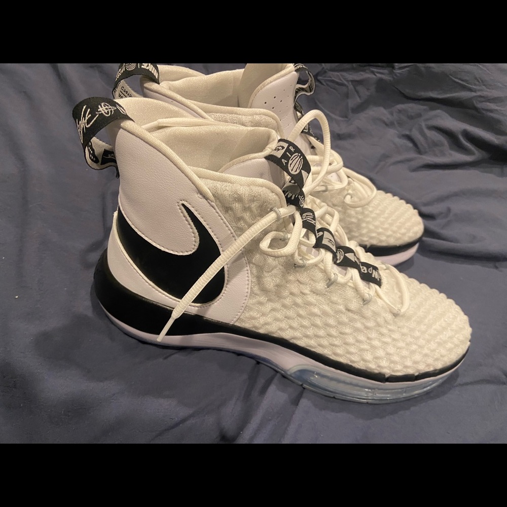 Nike Basketball Shoes size 11